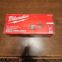 Milwaukee M18 Search Light 2354-20 Tool Only.
