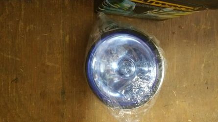 I have one pair of driving fog lithg for any cane truck new never use still in the box