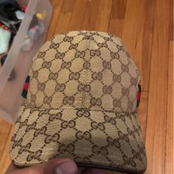 Gucci hat 