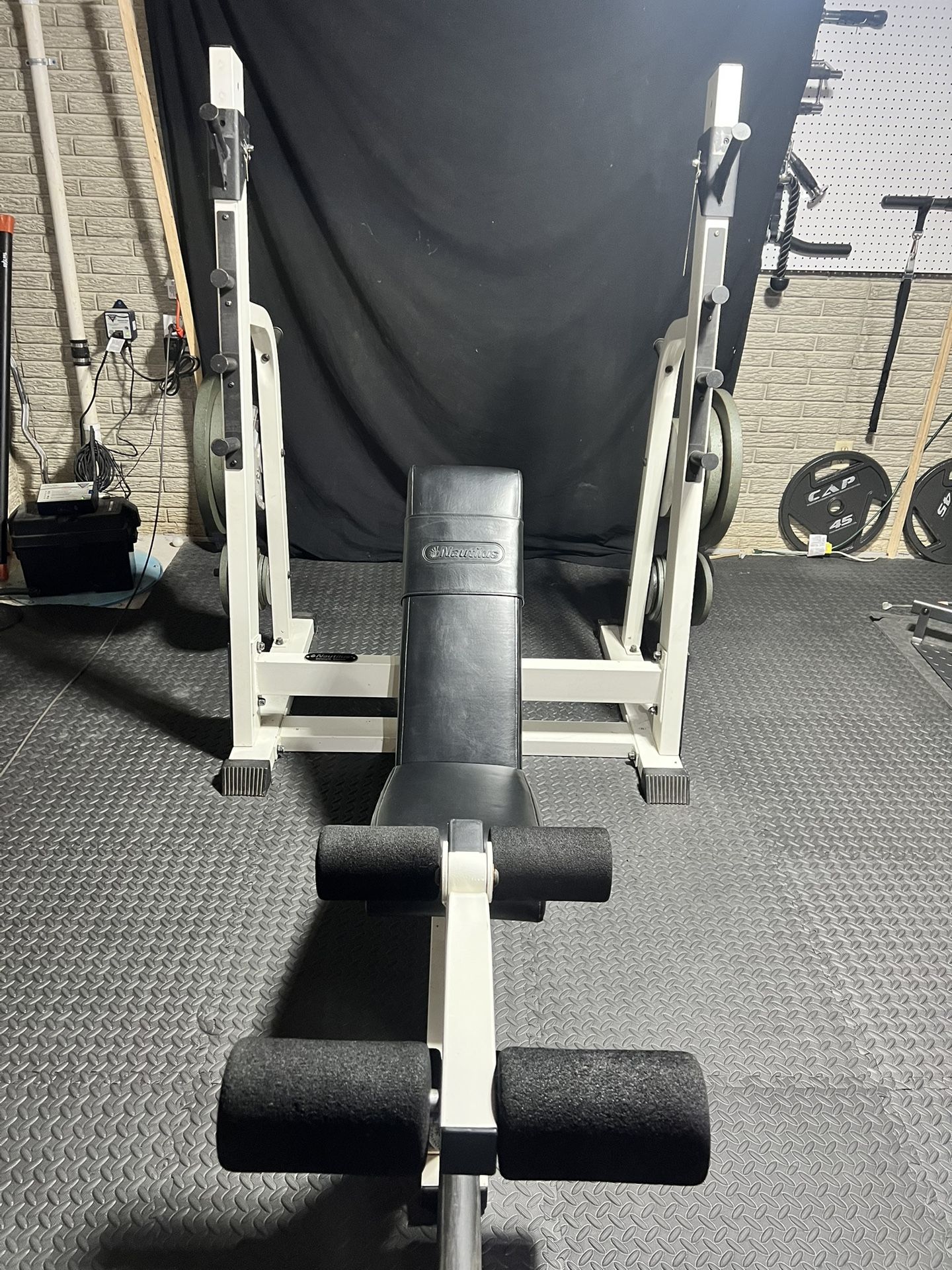 Nautilus Strength Station - Weight lifting bench and squat
