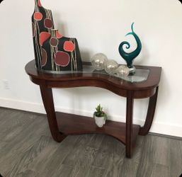 Entry way table