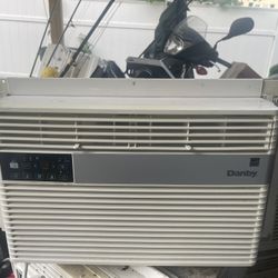 6000 BTU Danby air conditioner 