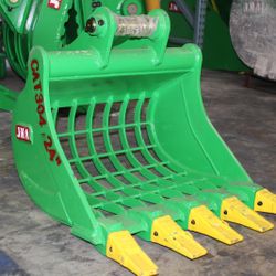 Mini Excavator Caterpillar CAT 304 Skeleton Bucket with Teeth 24 Inches Width.