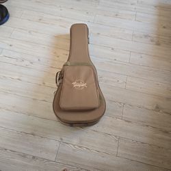  TAYLOR Electro-acoustic Guitar