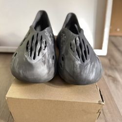 Yeezy Foam Runner MX Granite GM Size 10 Adidas 