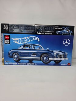 Hot Wheels Brick Shop Mercedes-Benz 300 SL Building Set