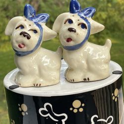 Vintage Grandma Chic Shawnee Mugsy With A Toothache Dog-Salt Shaker