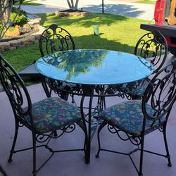 Indoor/Outdoor Dining Table & Chairs