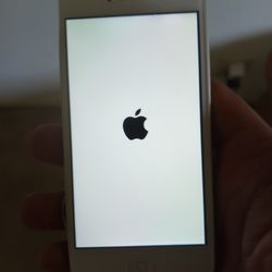 Apple Iphone 5..Powers On Needs Some Repair\Software Update