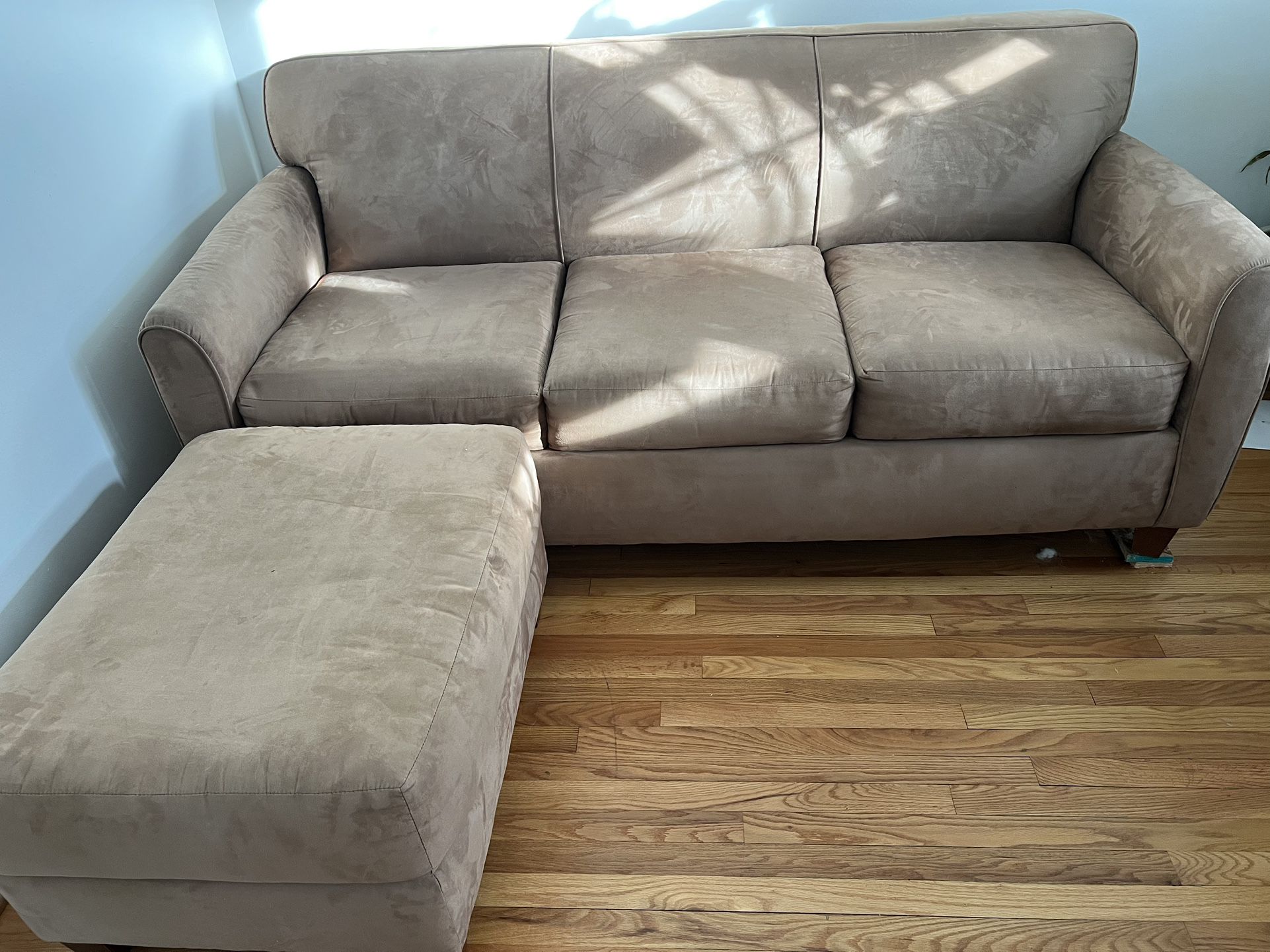 Pull Out Couch With Ottoman