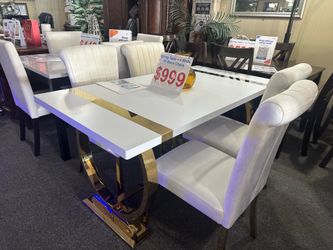 Brand new White Dining Table with 4 White Chairs