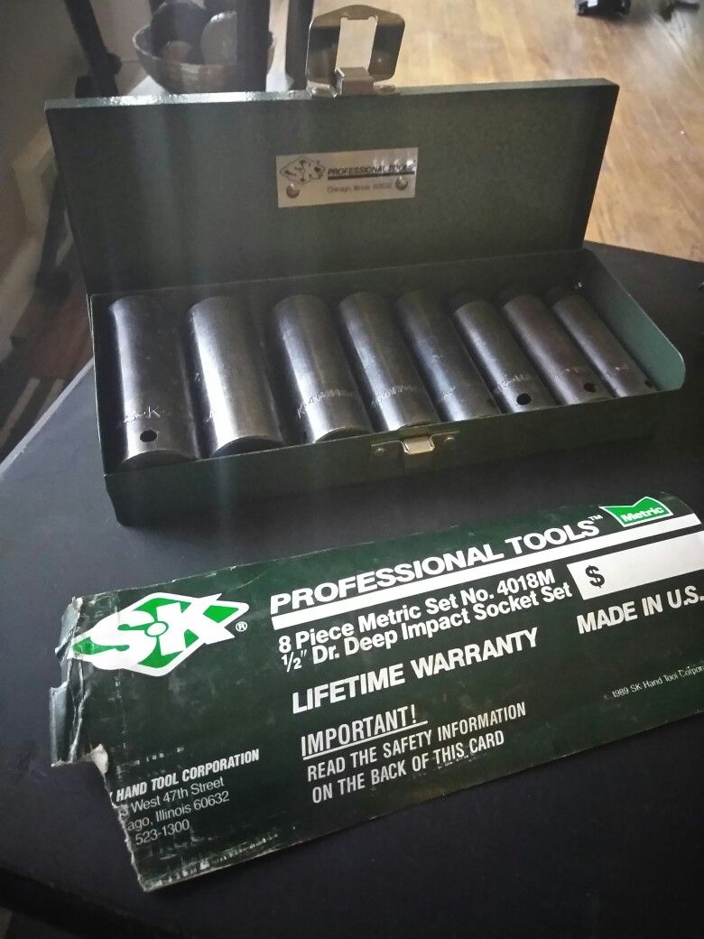 SK metric socket set with box excellent condition