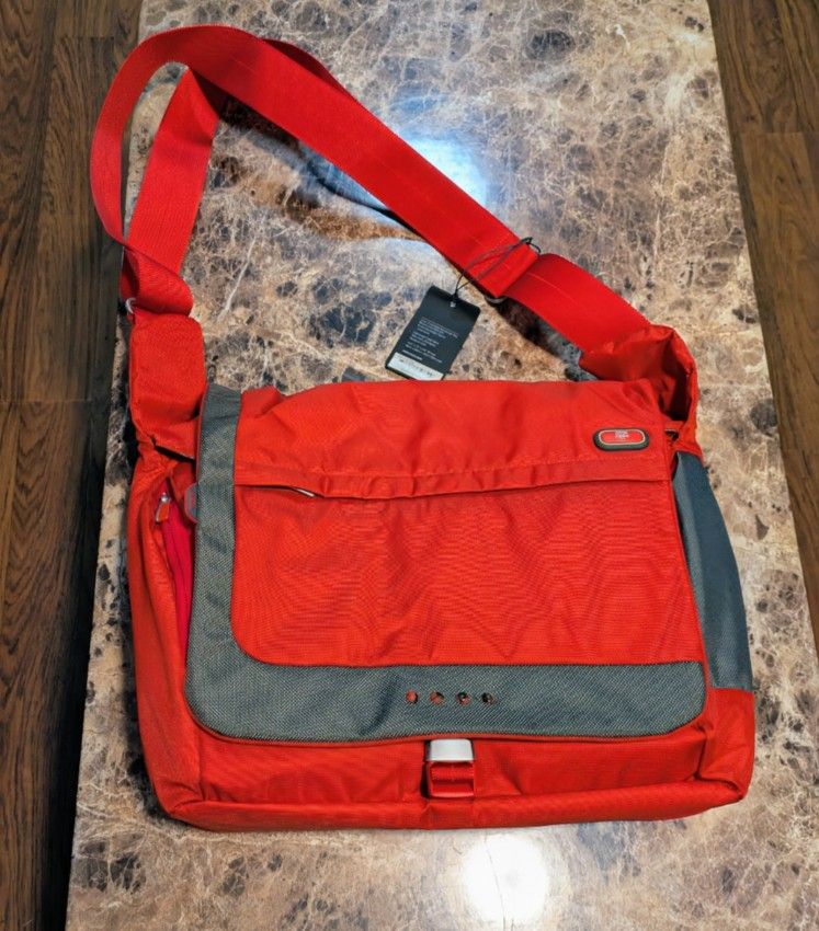 TUMI  T. TECH  RED  18"  MESSENGER  BAG