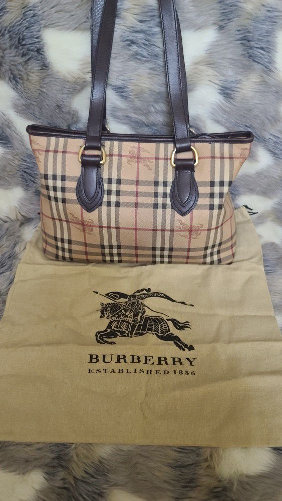 Vintage Burberry Bag/ Wallet for Sale in Katy, TX - OfferUp