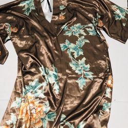 New 100% Silk Kimono Babeyond Robe  Missing the Tie Belt  #31