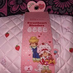 Strawberry Shortcake Makeup Bag / Blender Set