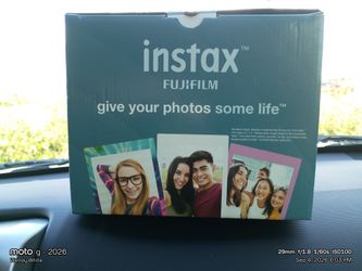 Fuji insta x camera mini SE
