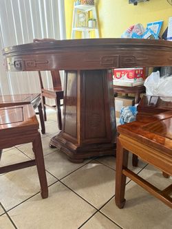 Table / sink / bird cage