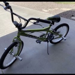 20’ Chaos Bike BMX style Neon Green