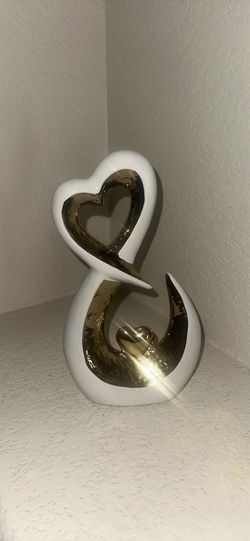 Heart sculpture decor