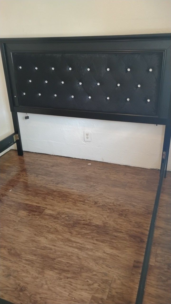 KING SIZE BED FRAME