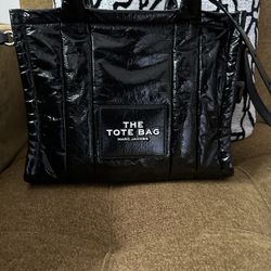 MARC JACOBS-THE SHINY CRINKLE TOTE BAG