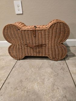 Dog bone basket