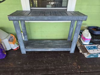 Entrance table