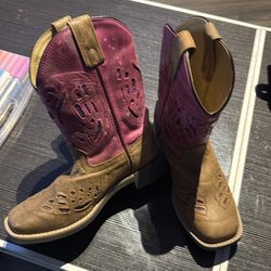 Shyanne size 3 cowgirl boots