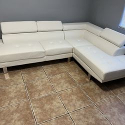 New Sectional With Adjustable Headrests.  White / Black Leather.  106x77.  Free Delivery!