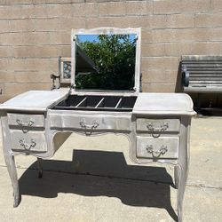 Vanity desk 