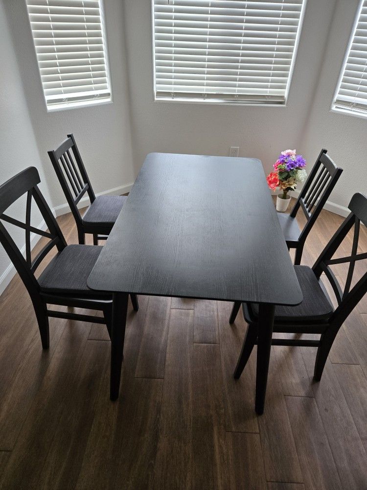 Ikea Dining Table with chairs