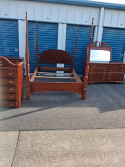 Cherry Wood Bedroom Furniture Set