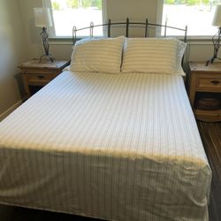 Queen Bedroom Set for Sale – Very Good Condition – $500