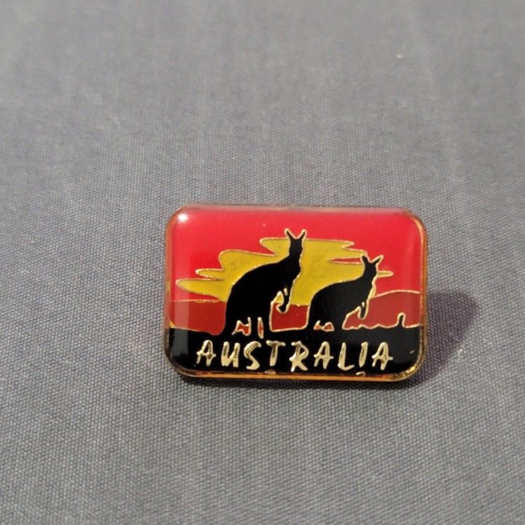 Vtg Australia Kangaroos Lapel Pin