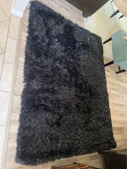 Manhattan Collection 5x7 Black Speckled Rug ❤️ (never used wanted bigger)