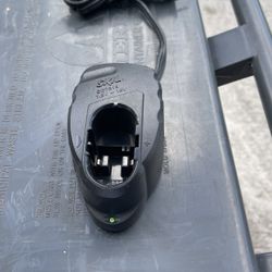 SKIL SC7218-120-Volt Ni-Cd 3-Hr Multi-Volt Charger