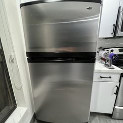 Amana Kitchen Appliance Set