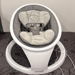 Munchkin Baby swing 