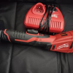Milwaukee M12 Copper Tubing Cutter Kit 