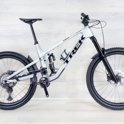 Trek Slash 9.8 XT Gen 6, Size - XL, Full carbon Enduro MTB, Carbon wheels