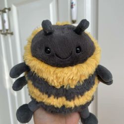 Jellycat Albee Bee NWT 
