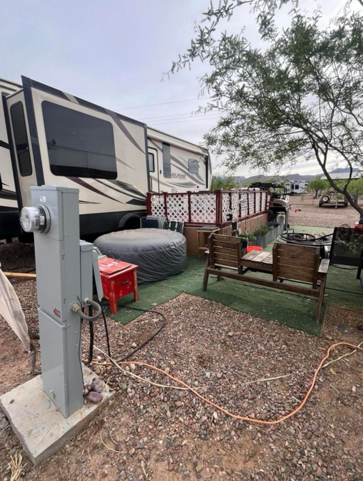 2016 Alpine 5th wheel 3101RL