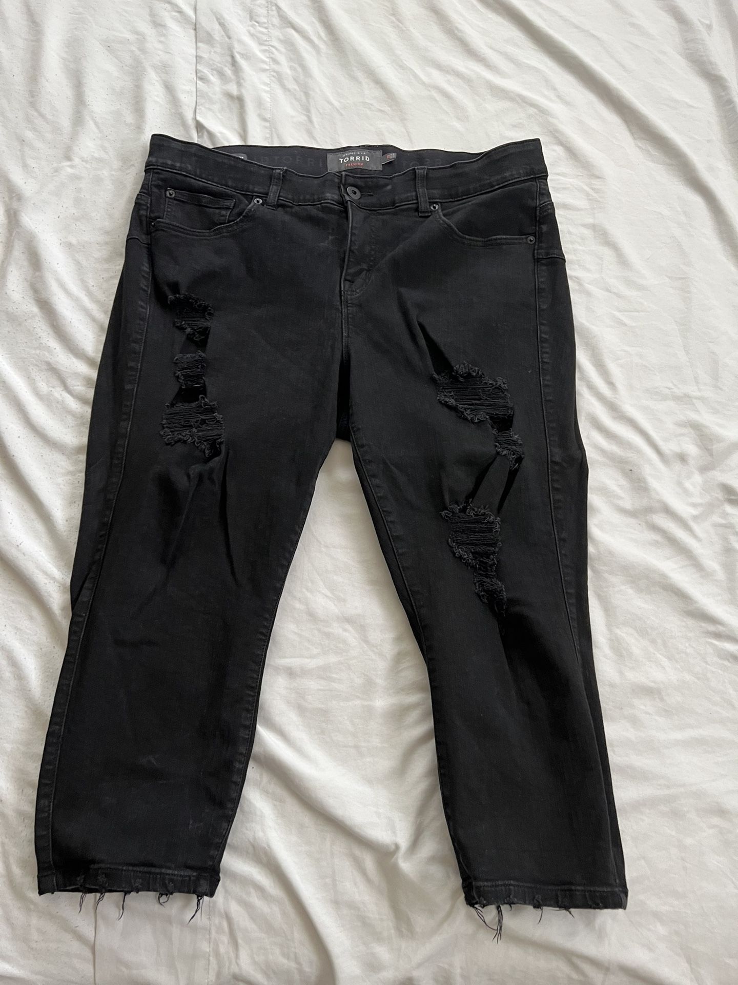 Torrid store capri jeans