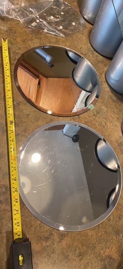 Set of 2 display mirrors