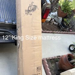 Brand New. 12” King Size Mattress. Hybrid MemoryFoam/innerspring Combination 