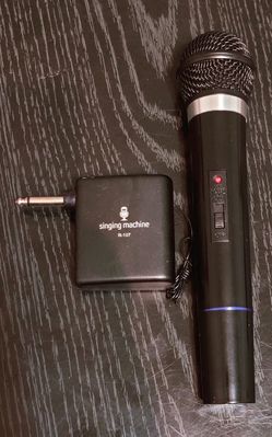 Wireless microphone 9 volt works perfect new batteries $25