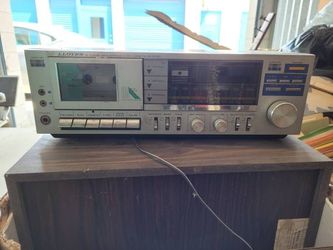 Retro Radio for sale with Speakers!