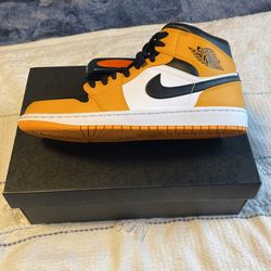 AIR JORDAN 1 MID Taxis