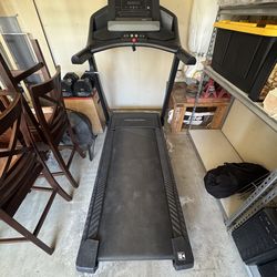 Pro Form Tredmill - Uphill Adjustibility